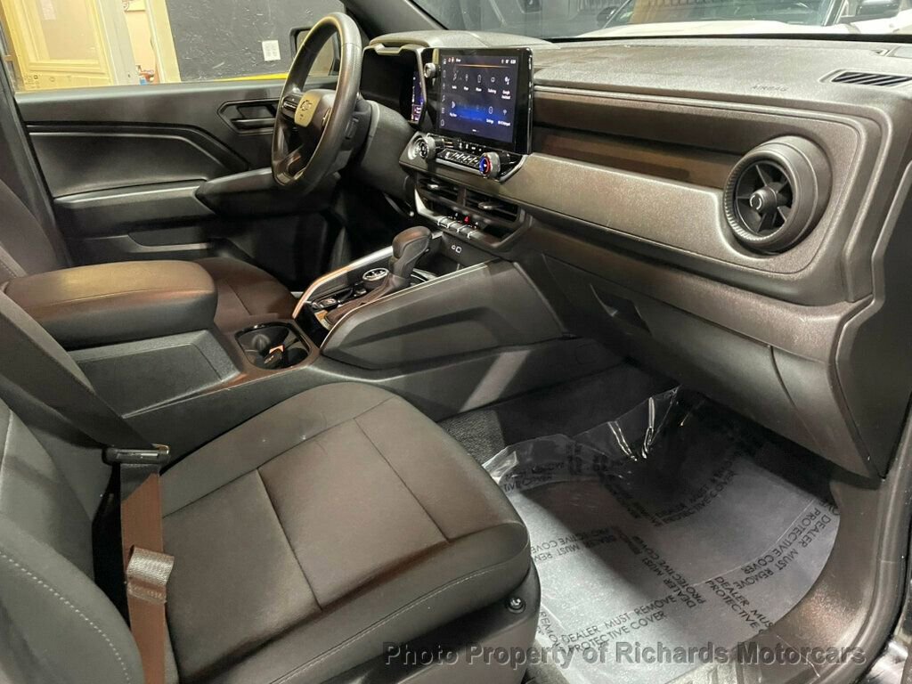 Used 2023 Chevrolet Colorado Trail Boss w/ Technology Package image 22