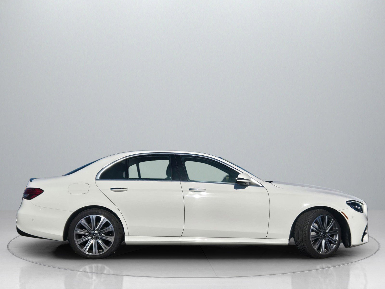 Used 2023 Mercedes-Benz E 350 Sedan image 9