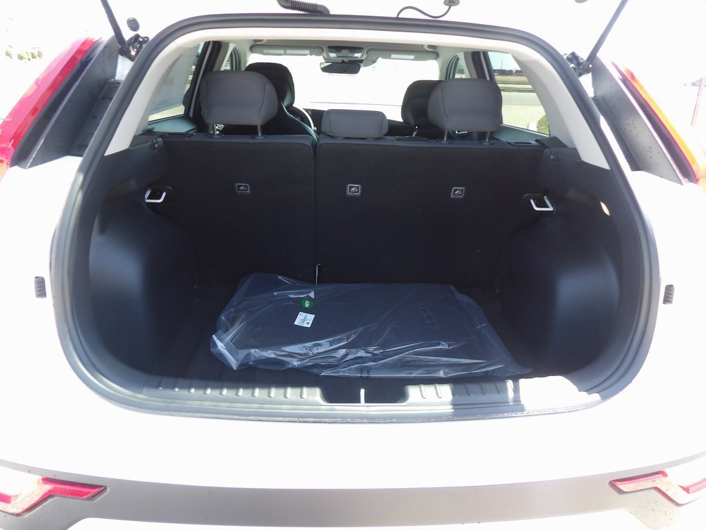 New 2025 Kia Niro LX image 8