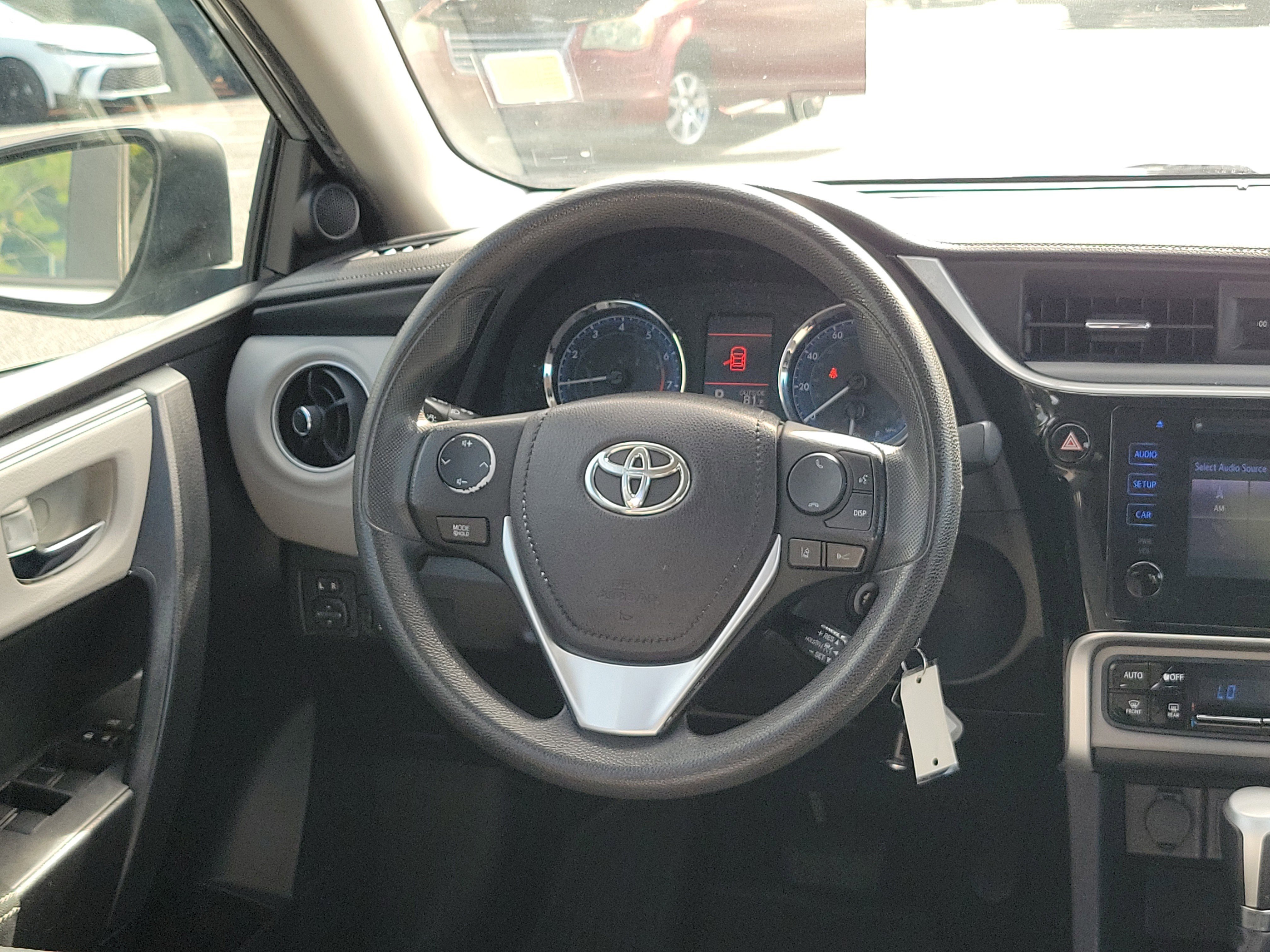 Used 2018 Toyota Corolla LE image 16