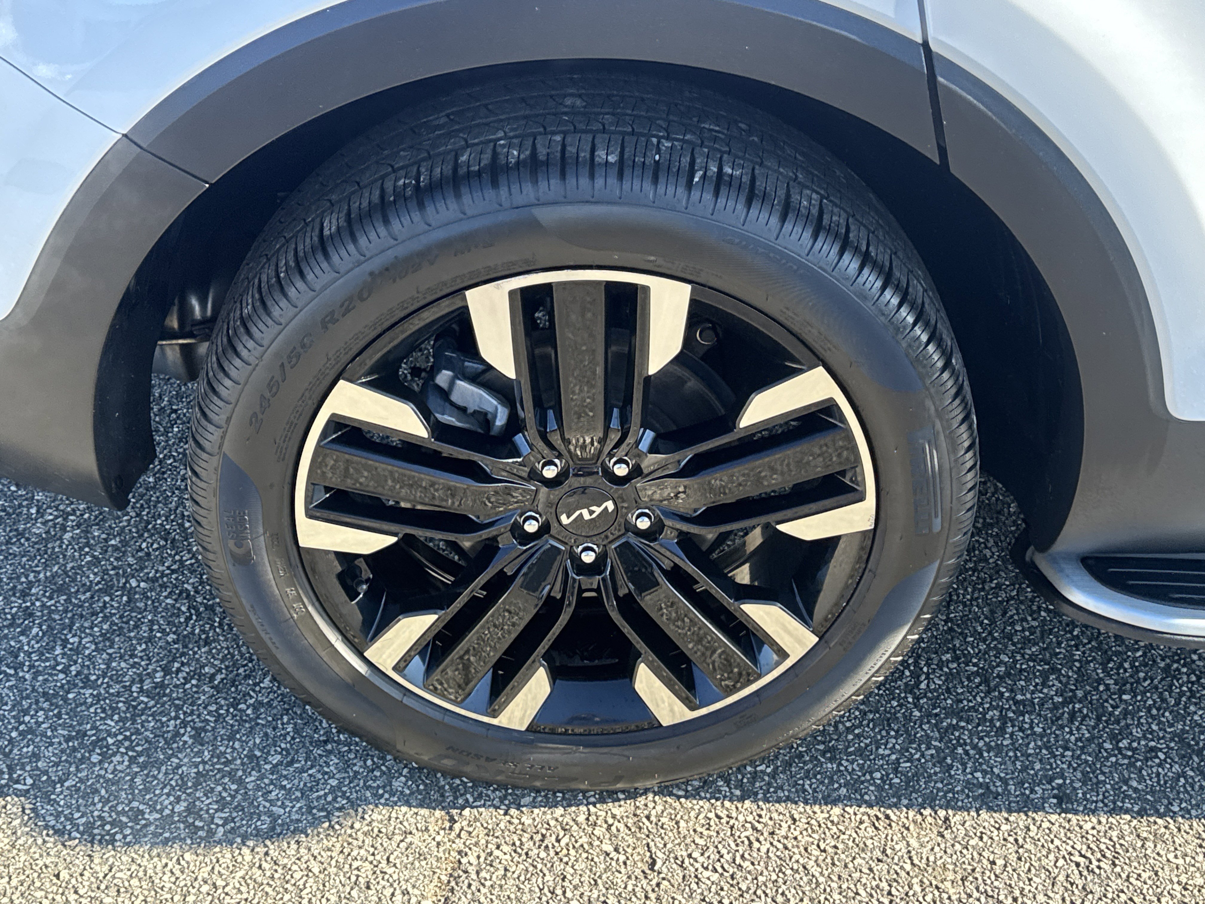 Certified 2023 Kia Telluride SX image 17