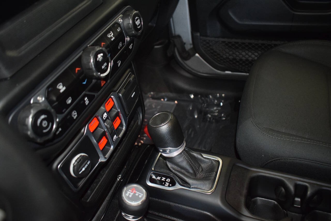 Used 2020 Jeep Wrangler Unlimited Sport AWD/4WD image 31