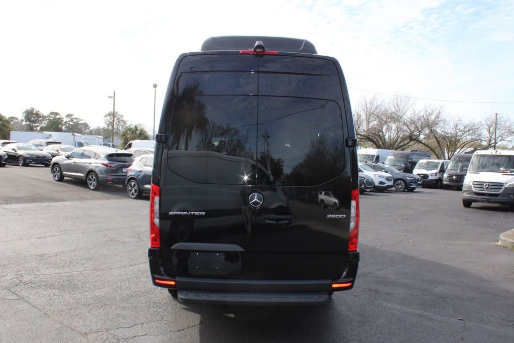 Used 2024 Mercedes-Benz Sprinter 2500 image 8