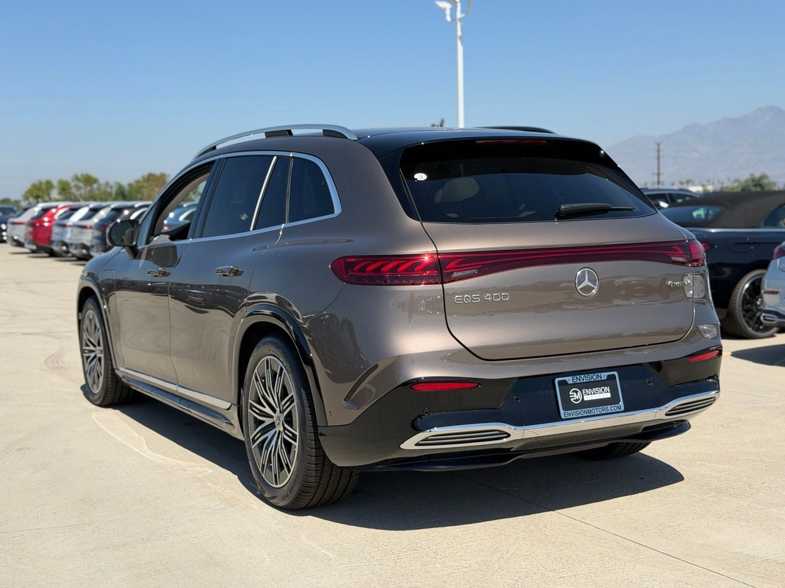 New 2026 Mercedes-Benz EQS 400 4MATIC SUV image 8