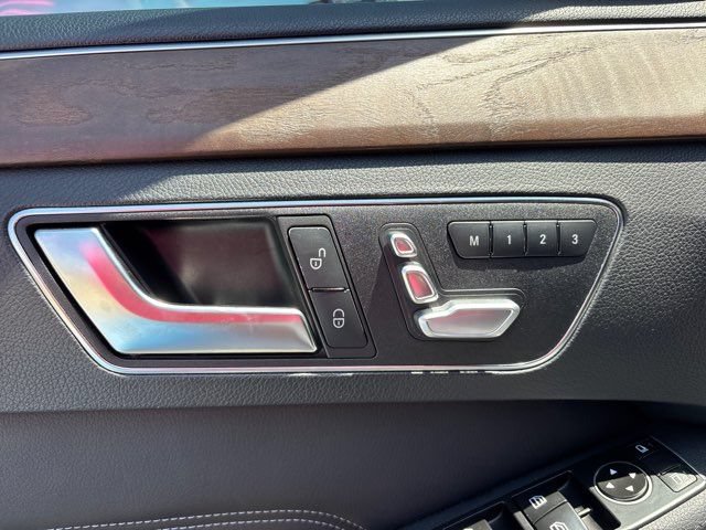 Used 2014 Mercedes-Benz E 250 BlueTEC Sedan image 18