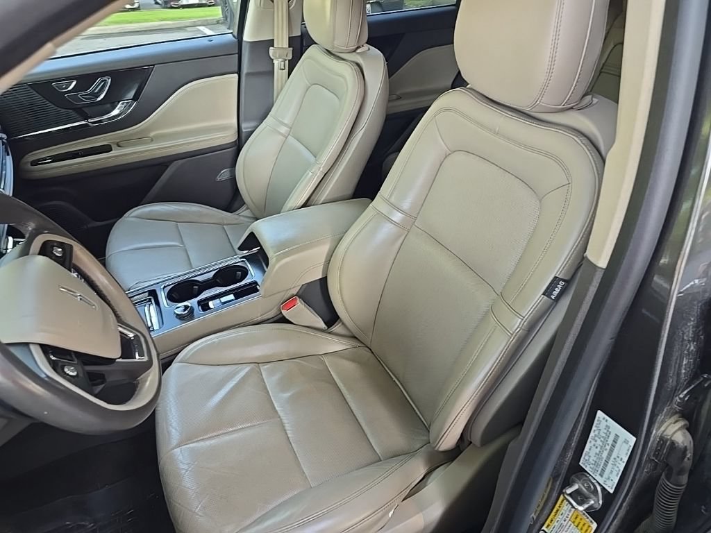 Used 2020 Lincoln Corsair FWD w/ Premium Package image 12