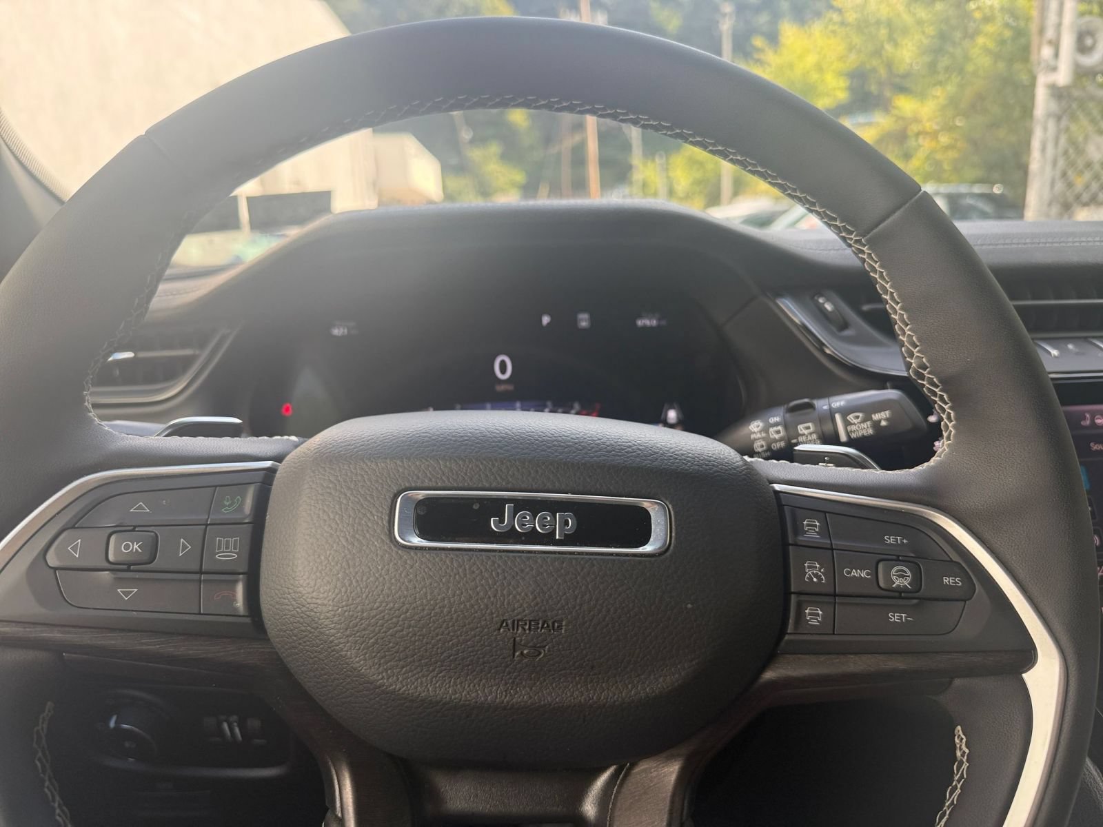 Used 2026 Jeep Grand Cherokee Limited AWD/4WD image 29