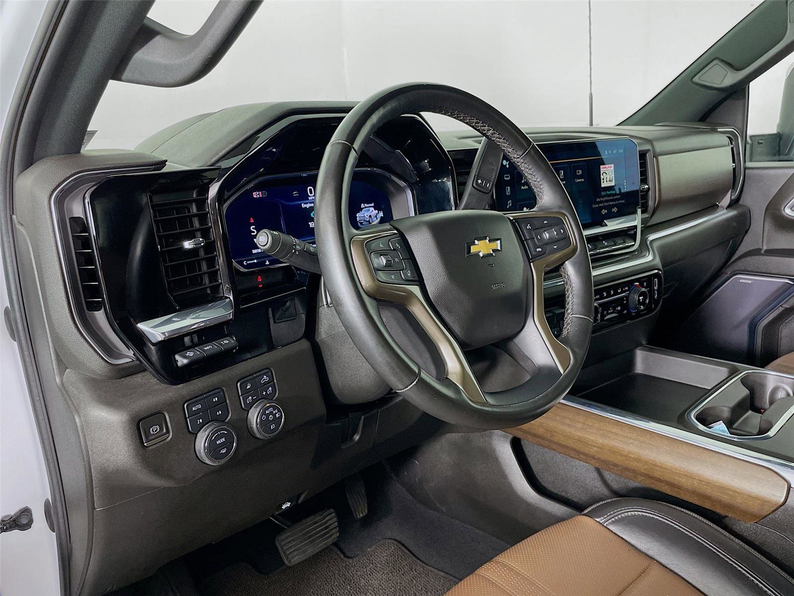 Certified 2024 Chevrolet Silverado 3500 High Country w/ Technology Package image 12