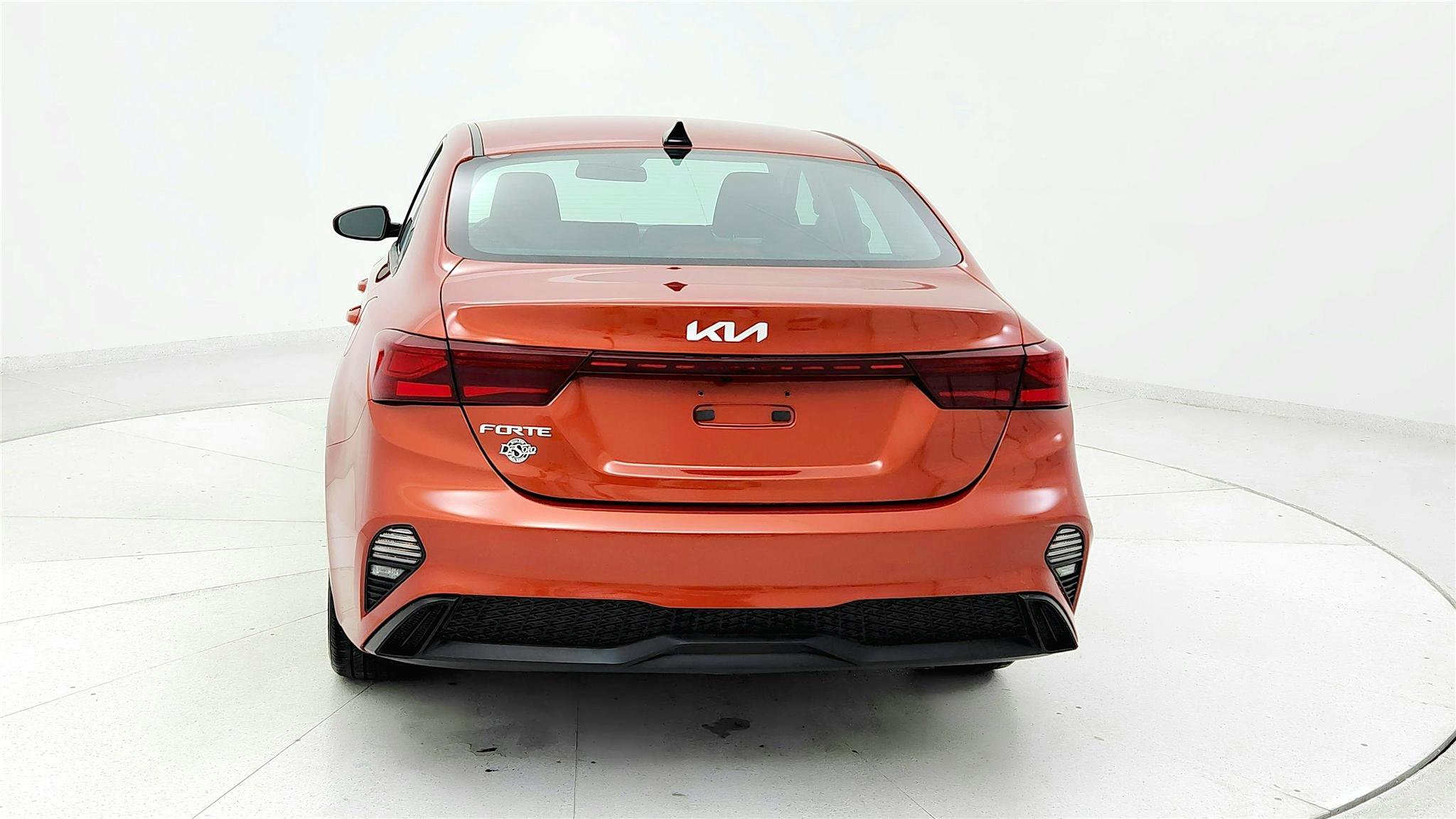 Used 2023 Kia Forte LXS image 4