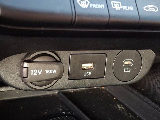 Used 2025 Hyundai Elantra Sport image 23