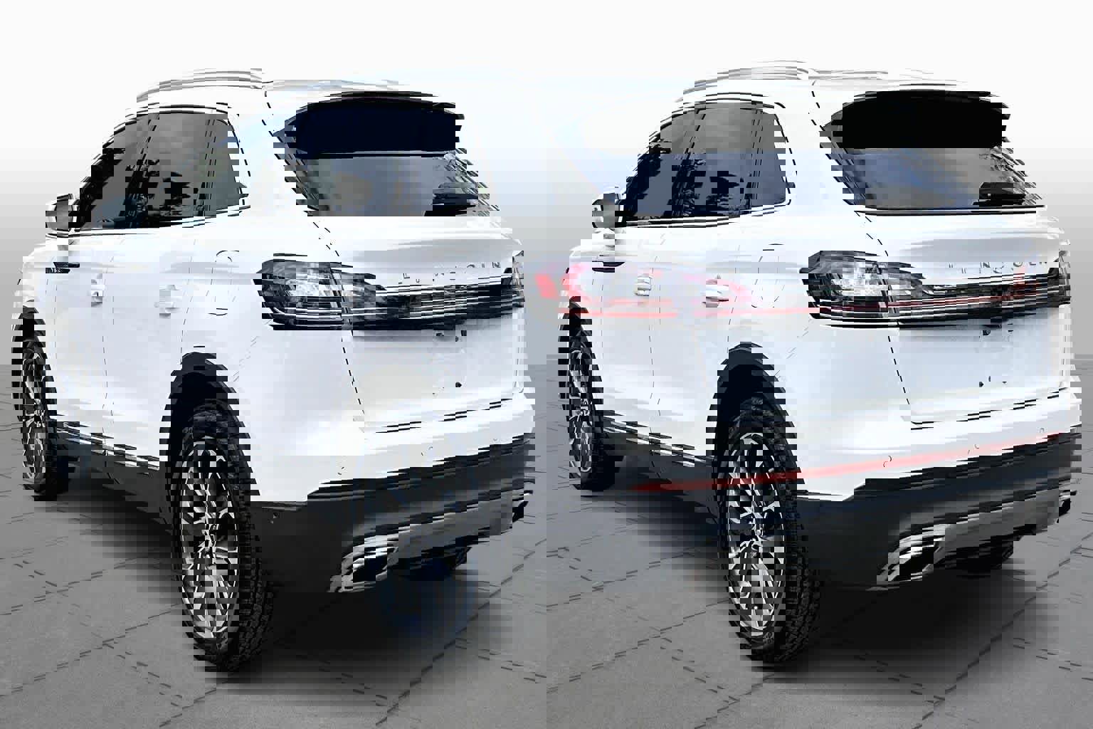 Used 2023 Lincoln Nautilus Reserve w/ Equipment Group 201A image 11