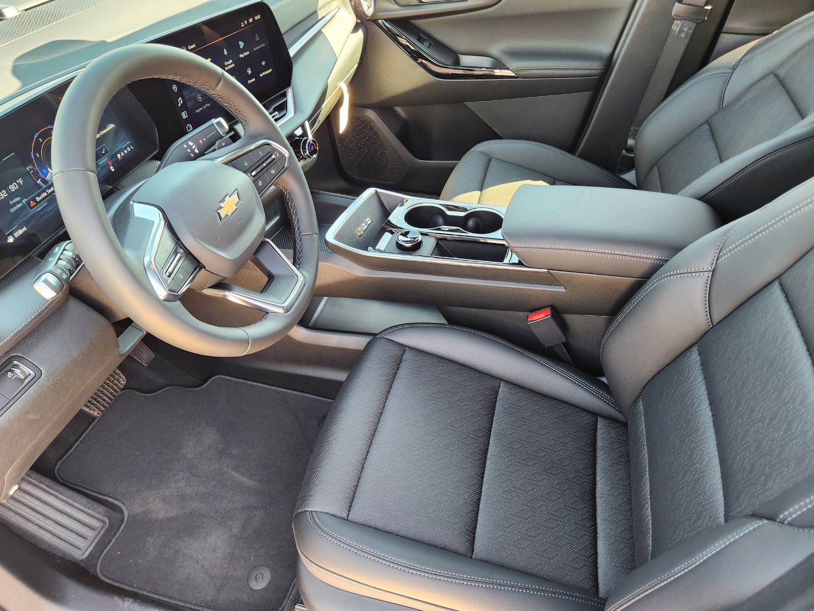 New 2027 Chevrolet Equinox LT w/ Convenience Package II FWD image 12