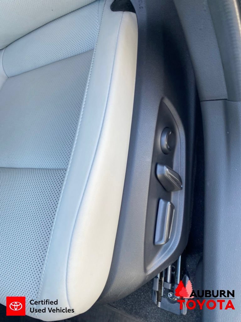 Certified 2026 Toyota Prius XLE AWD/4WD image 32