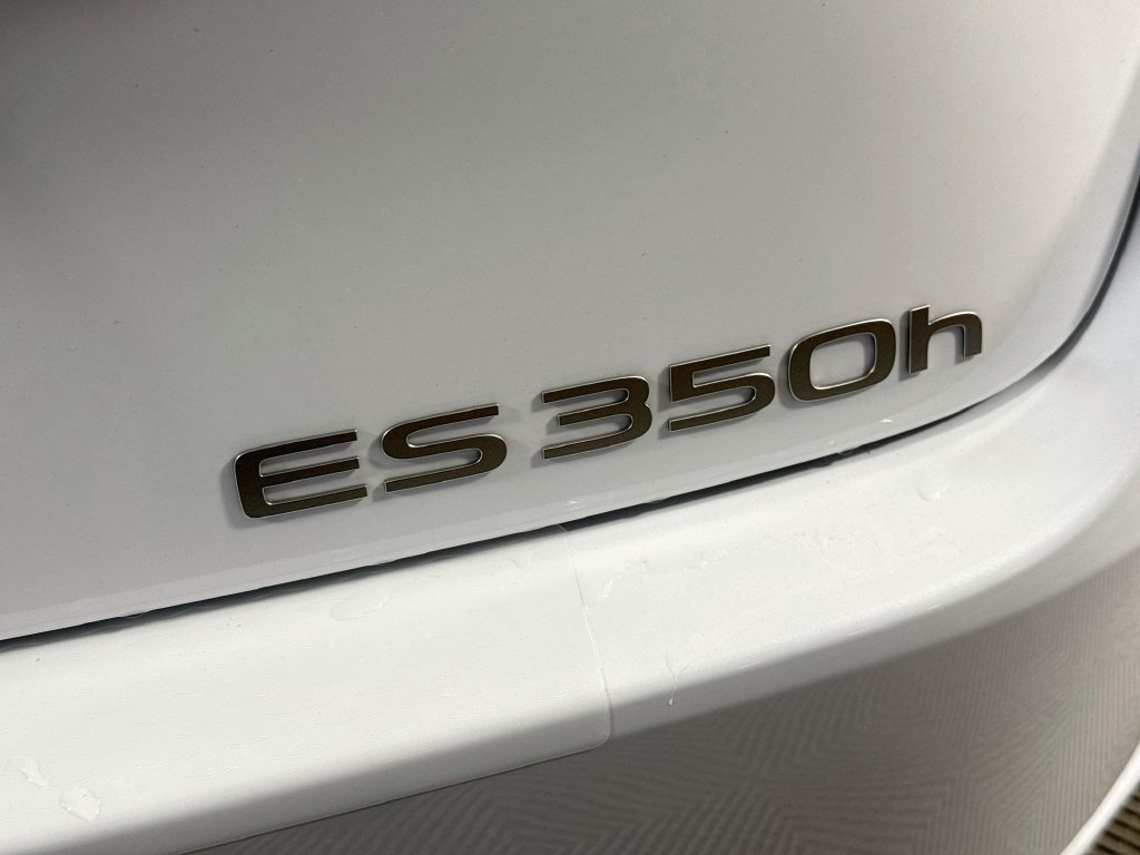 New 2026 Lexus ES 350h w/ Cold Area Package FWD image 22