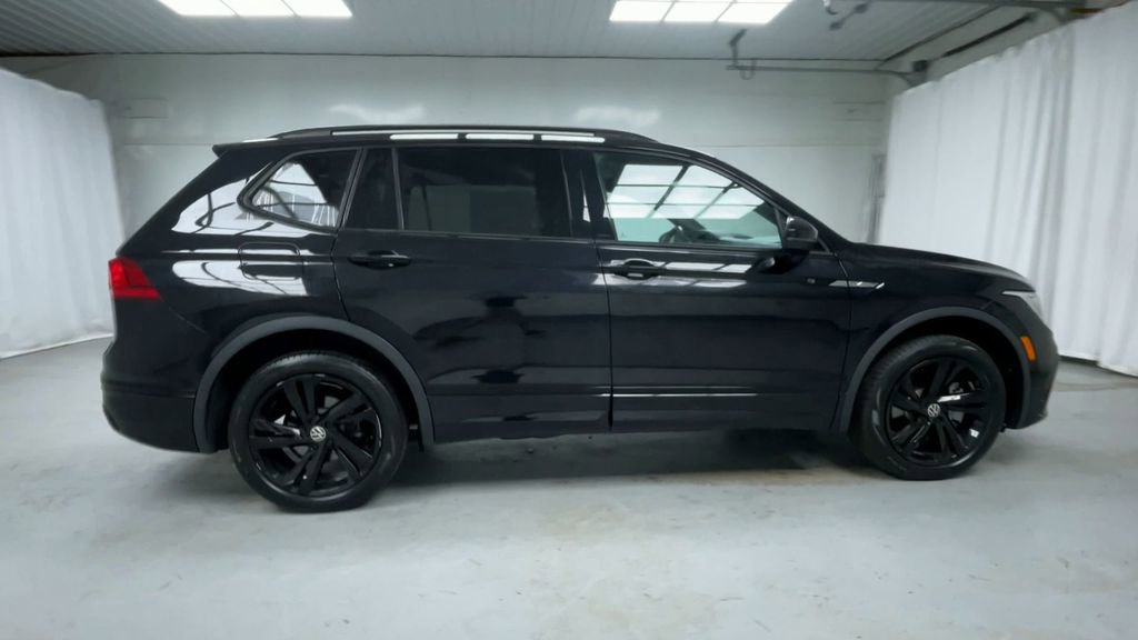 Used 2024 Volkswagen Tiguan SE R-Line image 24
