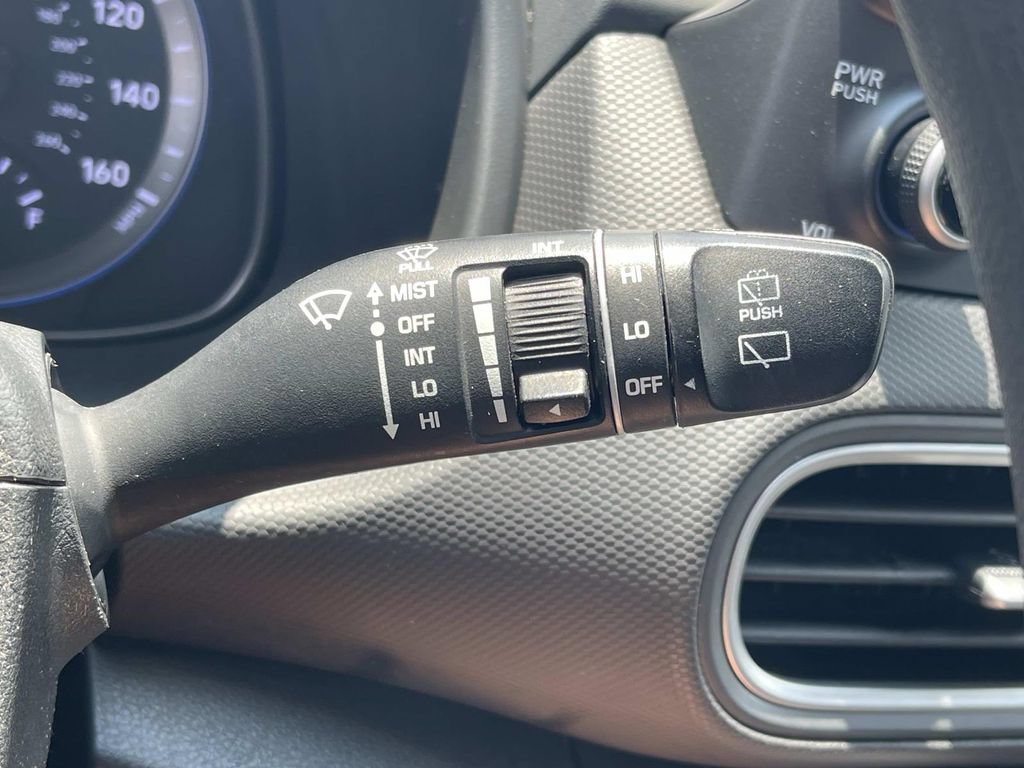 Used 2021 Hyundai Kona SE FWD image 35