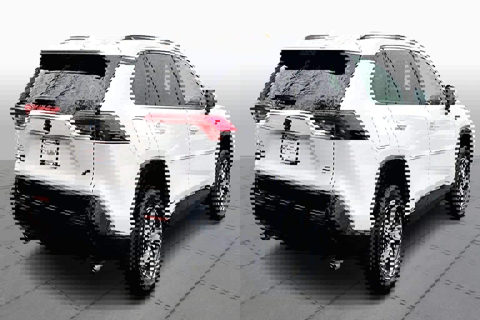 Used 2023 Toyota RAV4 SE image 11