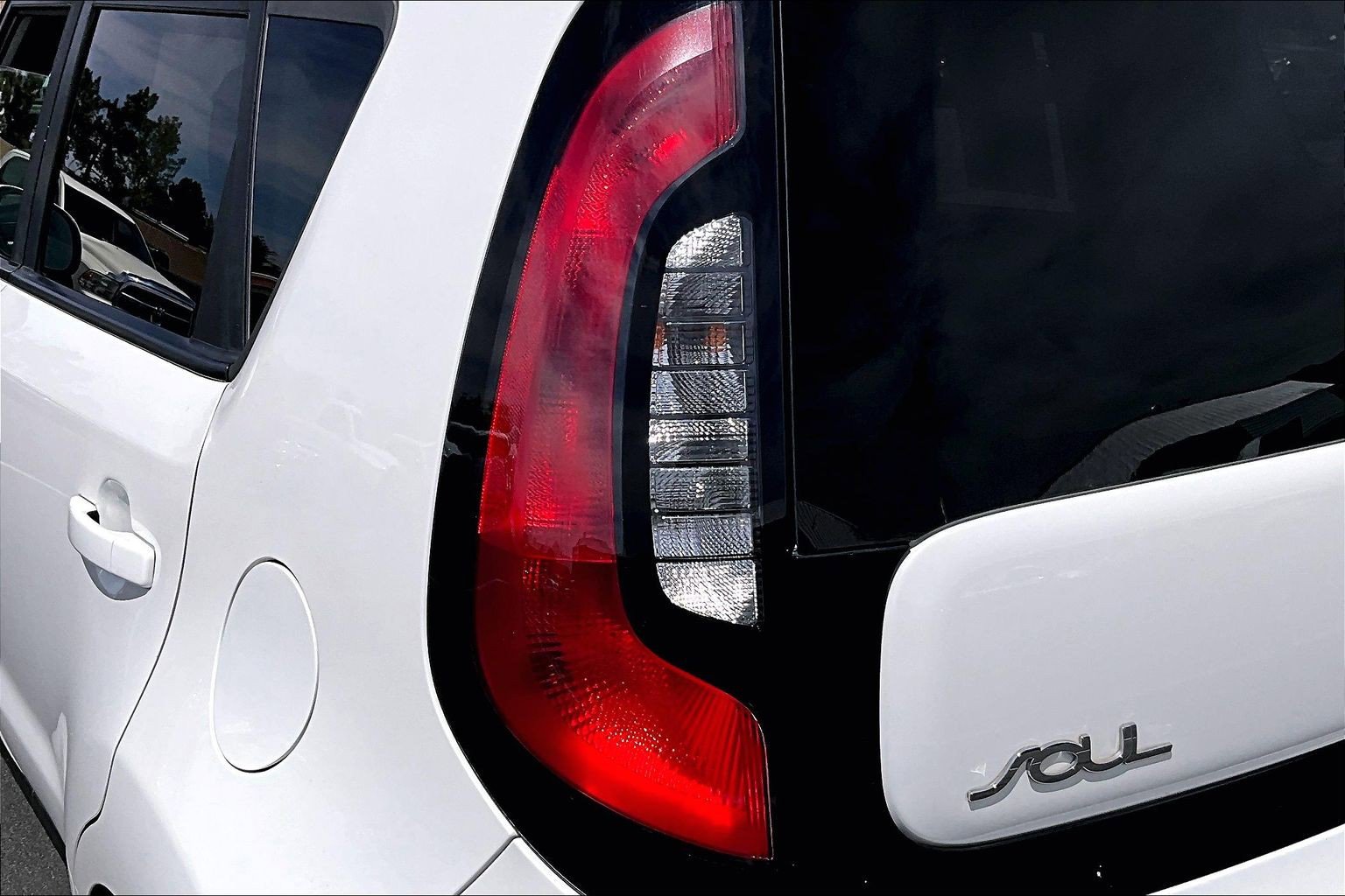 Used 2019 Kia Soul + FWD image 23