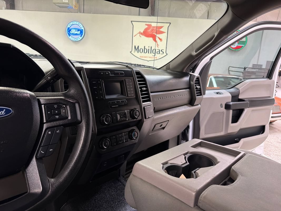 Used 2020 Ford F550 2WD Regular Cab Super Duty image 27