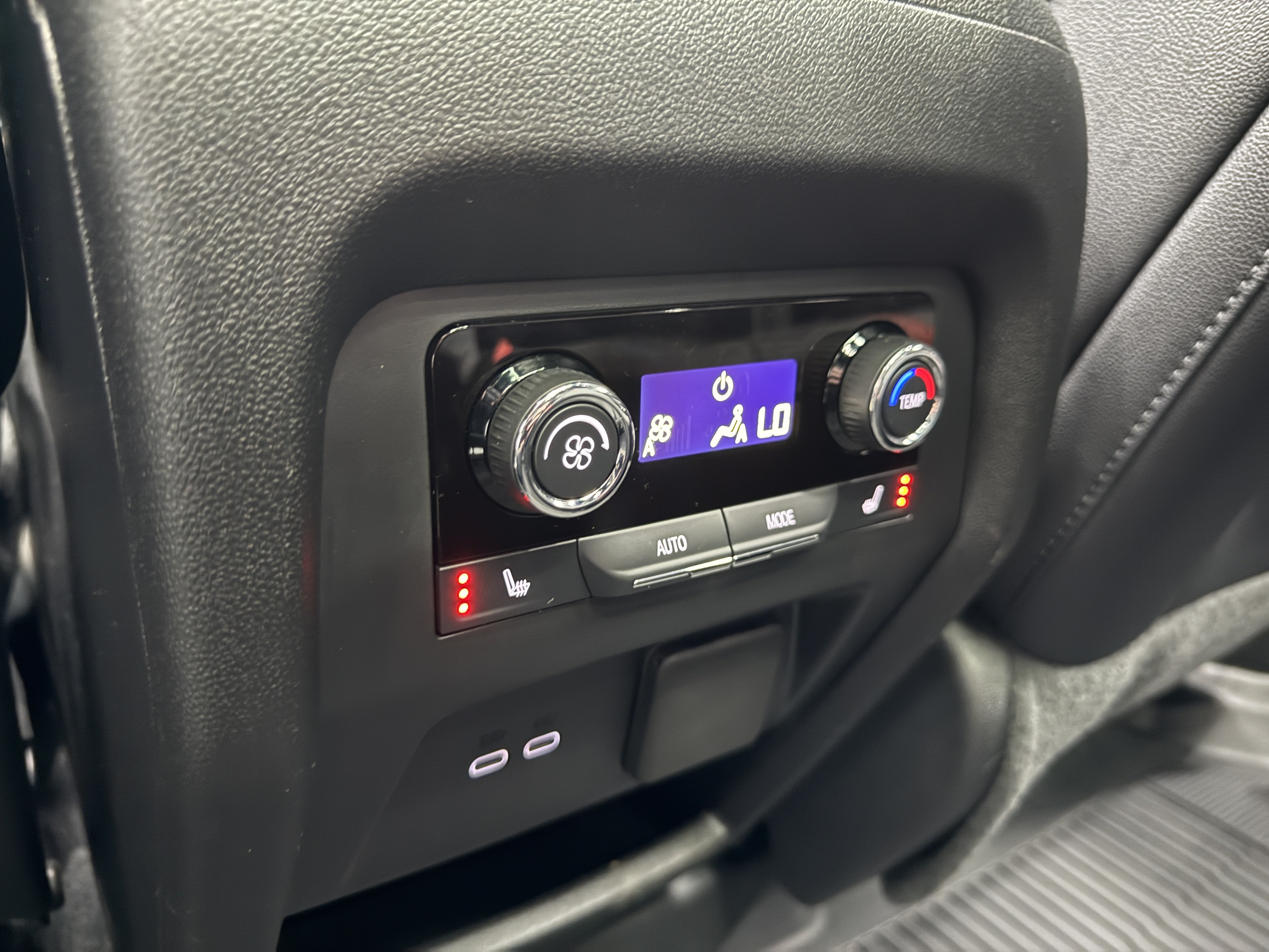 Used 2024 Chevrolet Traverse RS AWD/4WD image 21