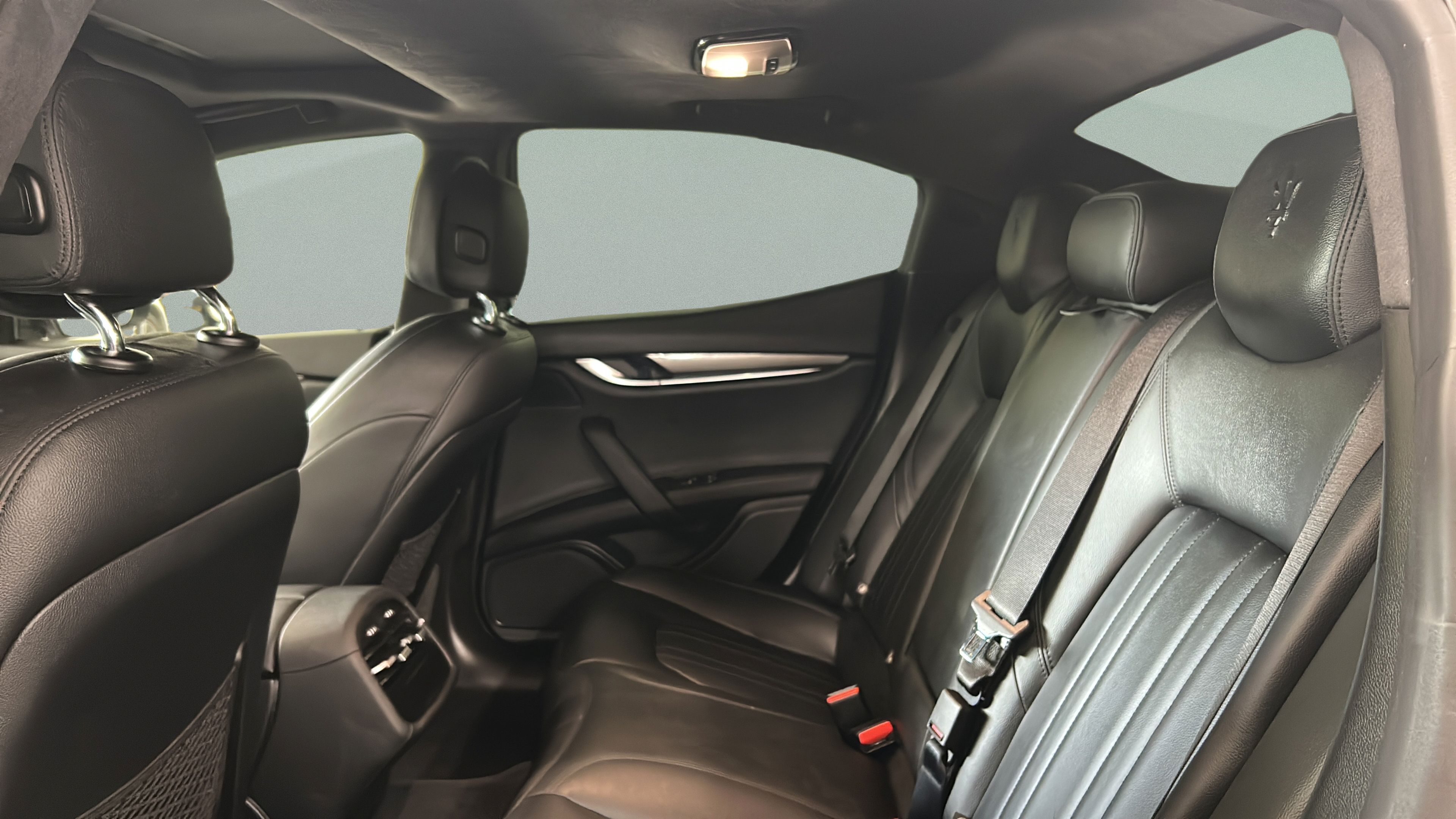 Used 2021 Maserati Ghibli RWD image 31