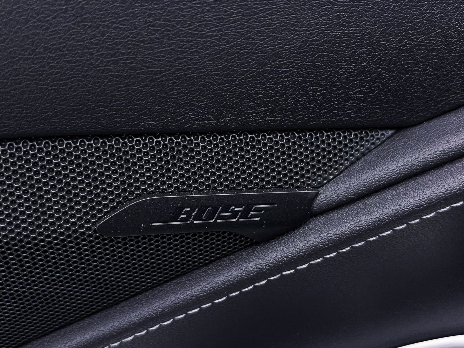 Used 2021 Chevrolet Corvette Stingray Coupe w/ Engine Appearance Package image 4