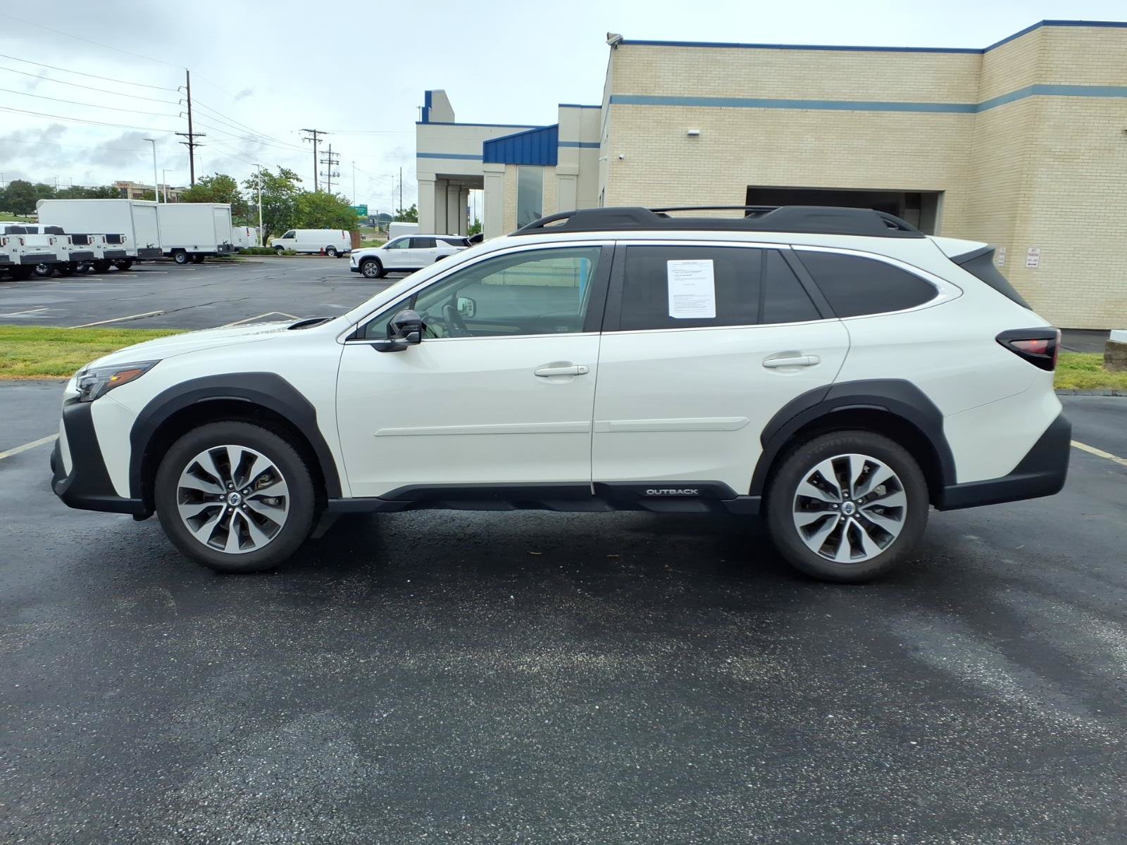 Used 2025 Subaru Outback Limited AWD/4WD image 4