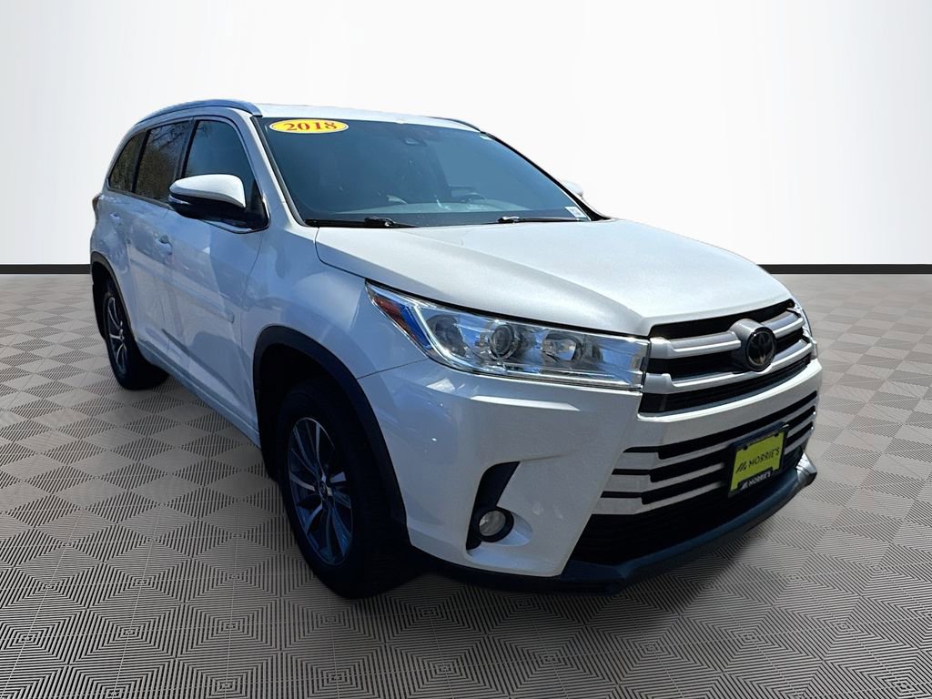 Used 2018 Toyota Highlander XLE AWD/4WD image 3