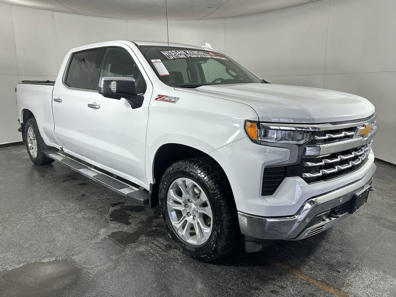 Used 2024 Chevrolet Silverado 1500 LTZ image 3