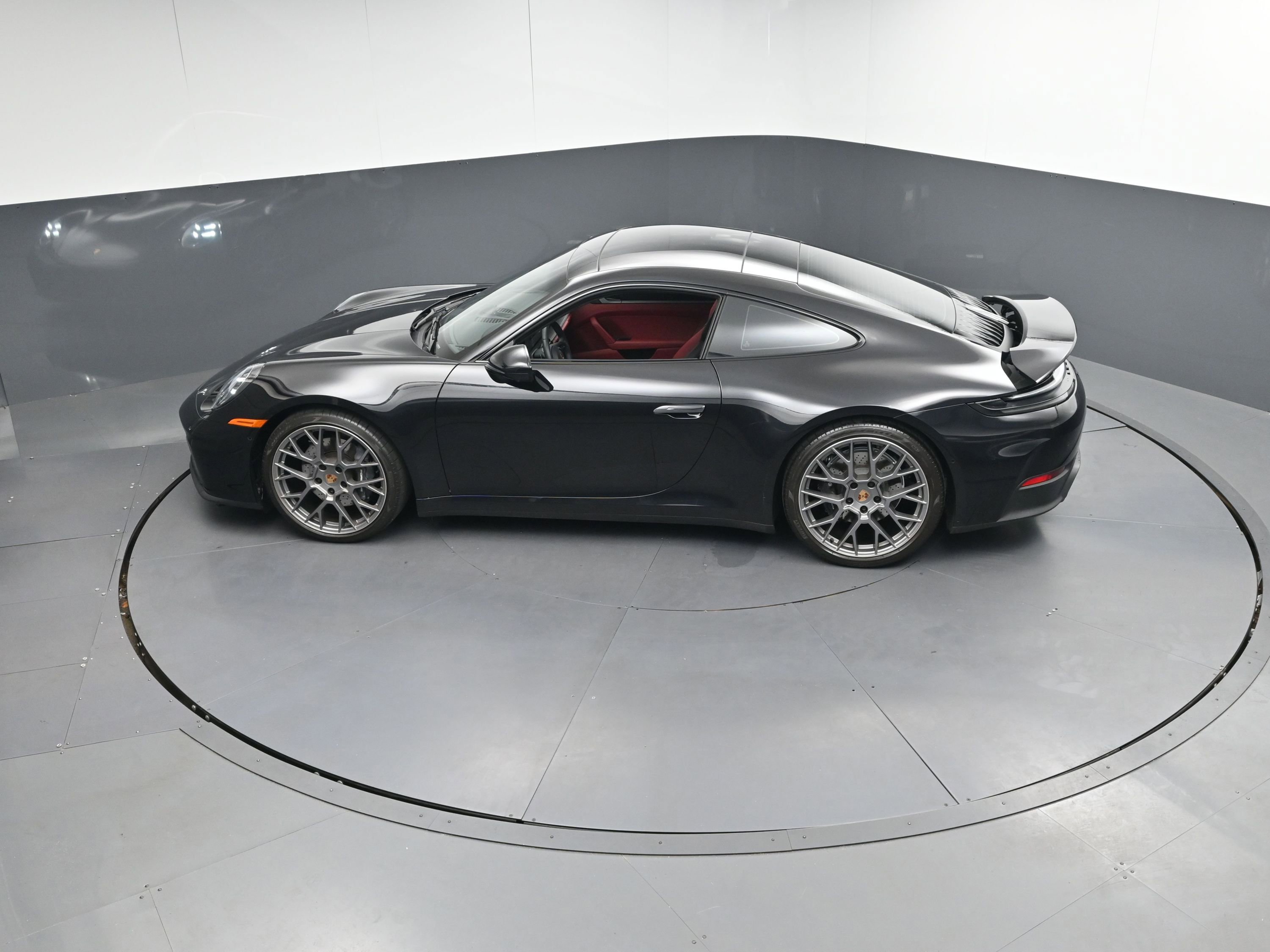 Certified 2025 Porsche 911 Carrera image 36