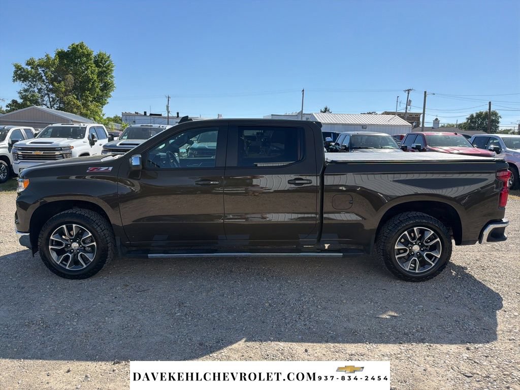 Used 2023 Chevrolet Silverado 1500 LT AWD/4WD image 2