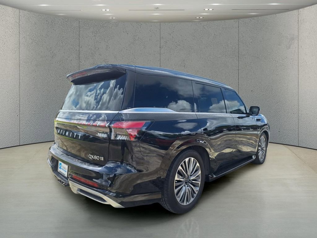 Used 2025 INFINITI QX80 Sensory AWD/4WD image 5