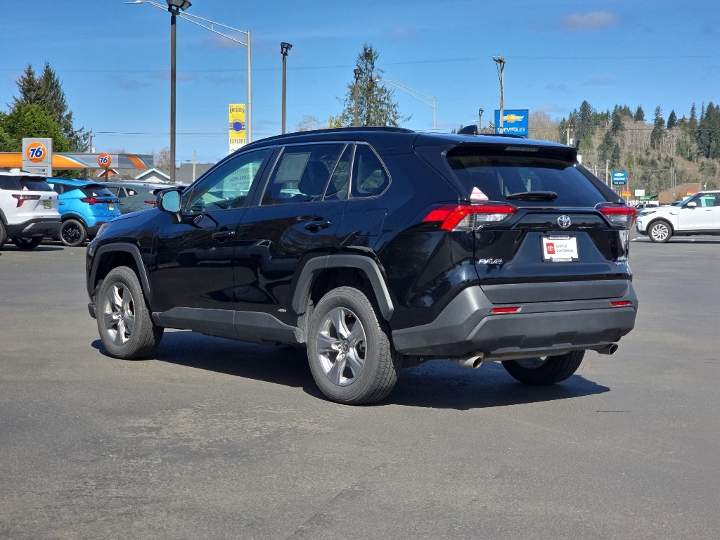 Certified 2025 Toyota RAV4 LE AWD/4WD image 4