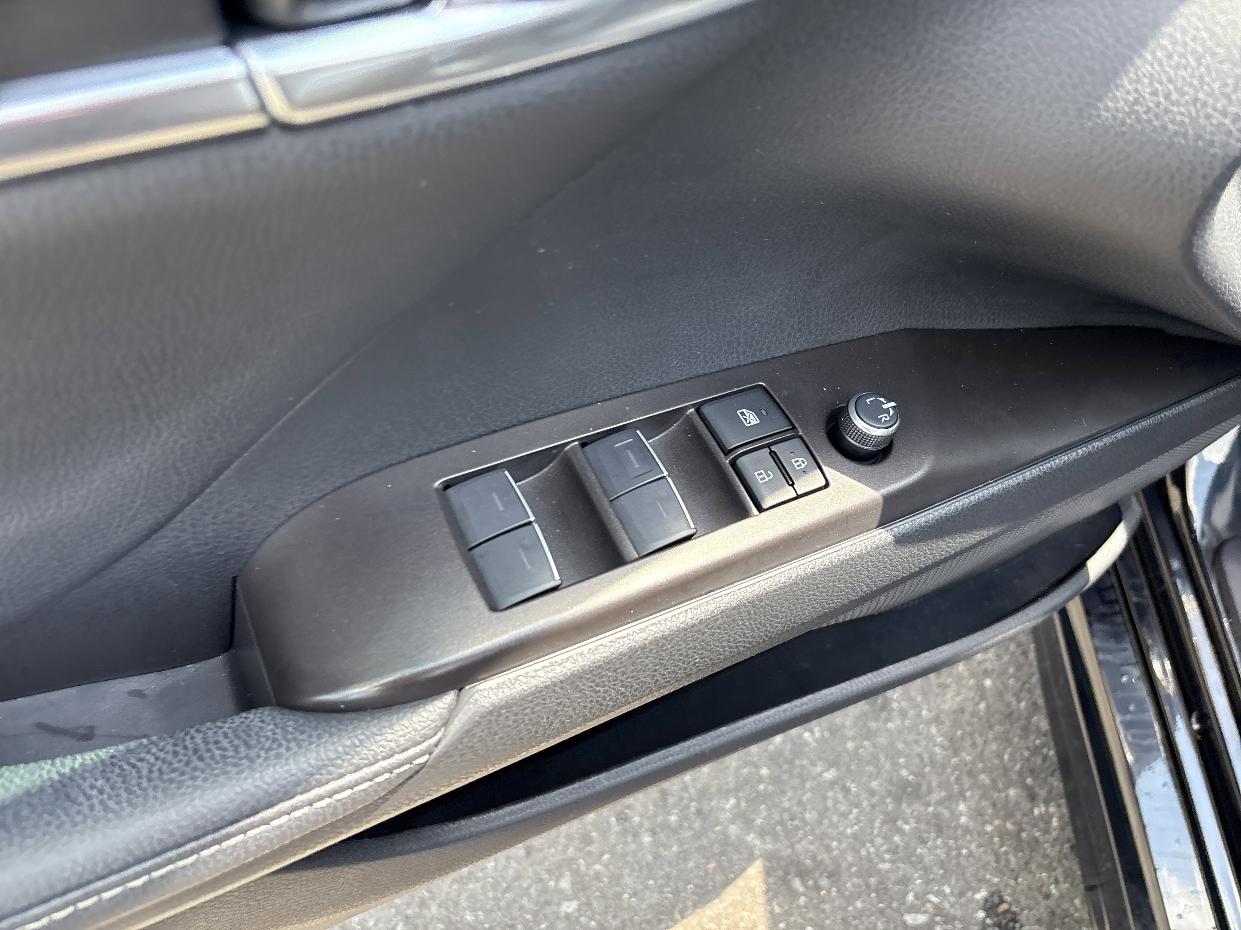 Used 2024 Toyota Camry XSE FWD image 16