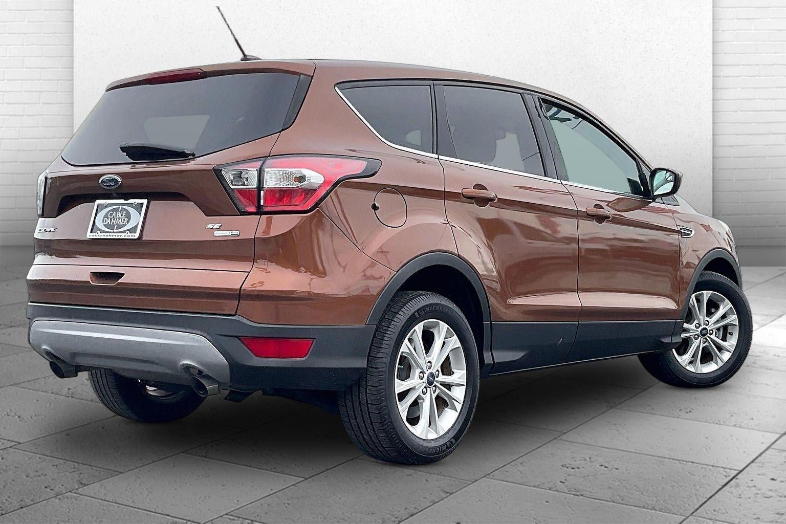 Used 2017 Ford Escape SE AWD/4WD image 14