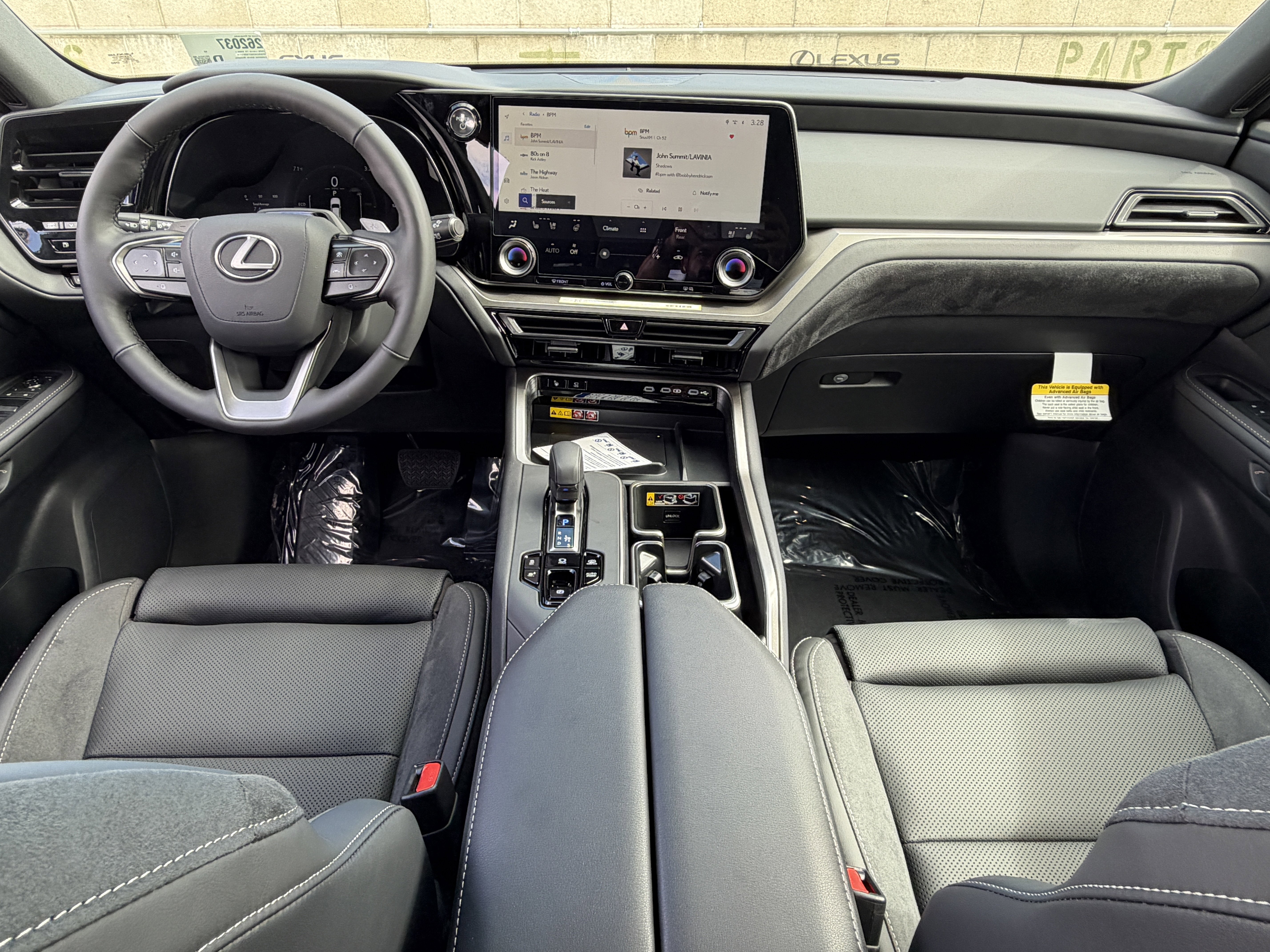 New 2026 Lexus TX 550h AWD Plug-In Hybrid image 25