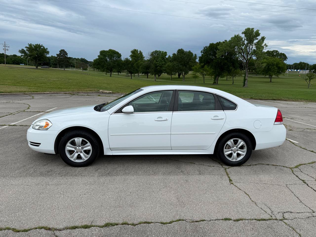 Used 2014 Chevrolet Impala Limited LS FWD image 3