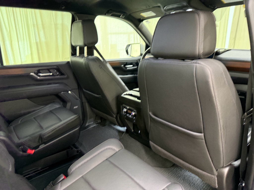 Used 2025 GMC Yukon Denali AWD/4WD image 26