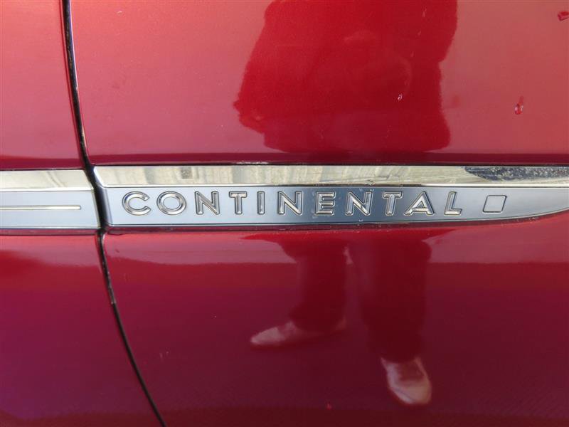 Used 2018 Lincoln Continental Select w/ Continental Climate Package AWD/4WD image 6