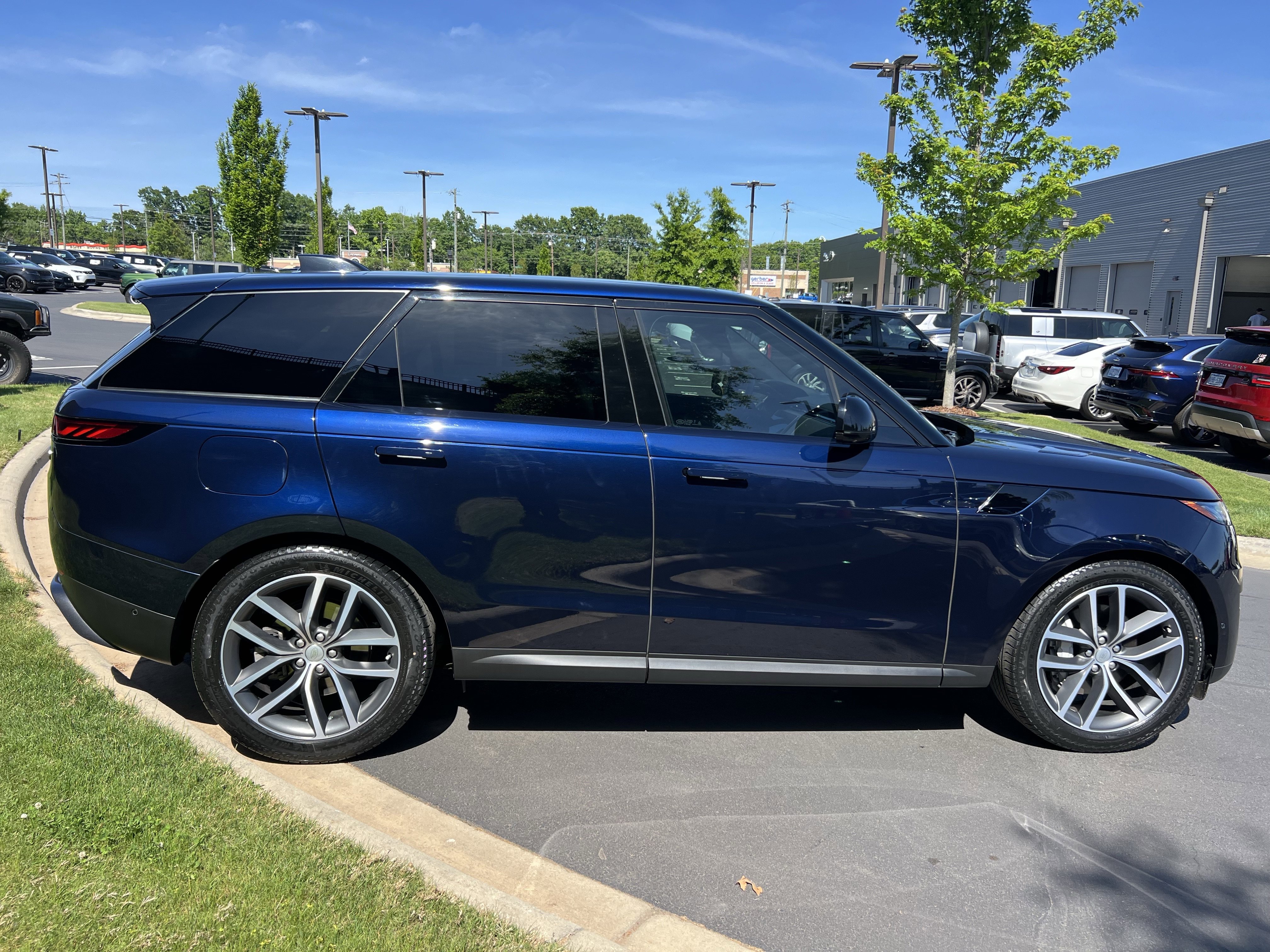 Certified 2023 Land Rover Range Rover Sport SE AWD/4WD image 8