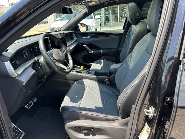 Certified 2025 Volkswagen Tiguan SE R-Line AWD/4WD image 14