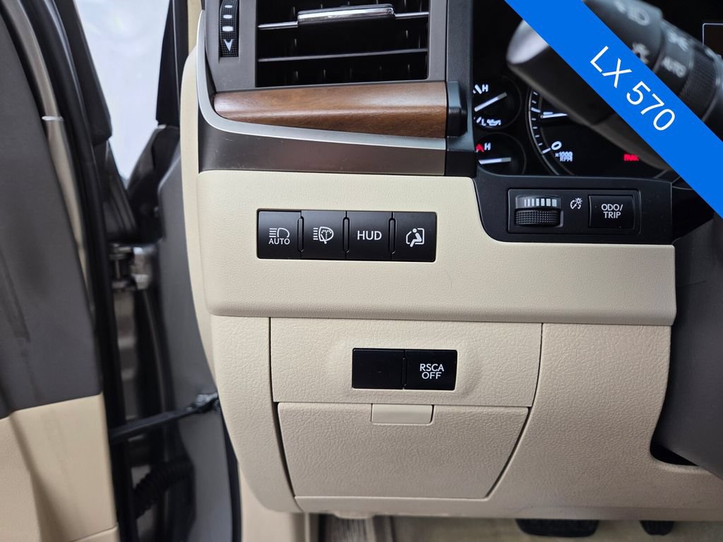 Used 2017 Lexus LX 570 4WD w/ Luxury Package image 29
