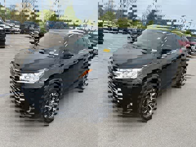 Used 2018 Toyota Highlander XLE image 2