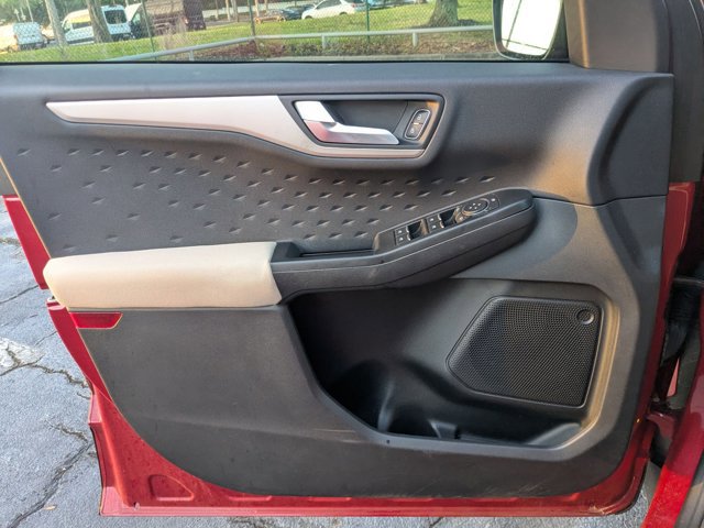 Used 2020 Ford Escape SE Sport image 13