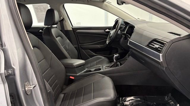 Used 2024 Volkswagen Jetta SE image 20