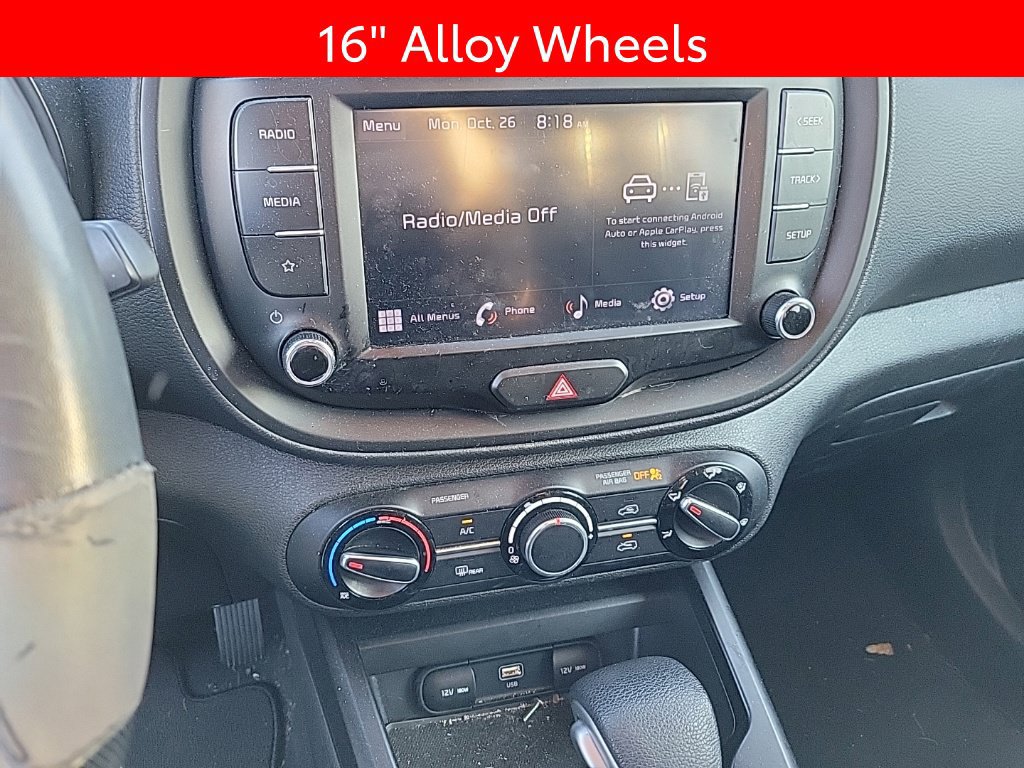 Used 2023 Kia Soul LX w/ LX Technology Package FWD image 8