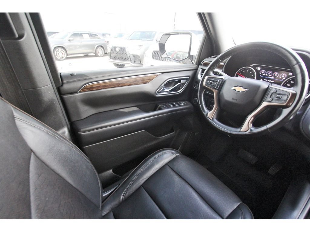 Used 2021 Chevrolet Suburban High Country w/ Premium Package AWD/4WD image 8