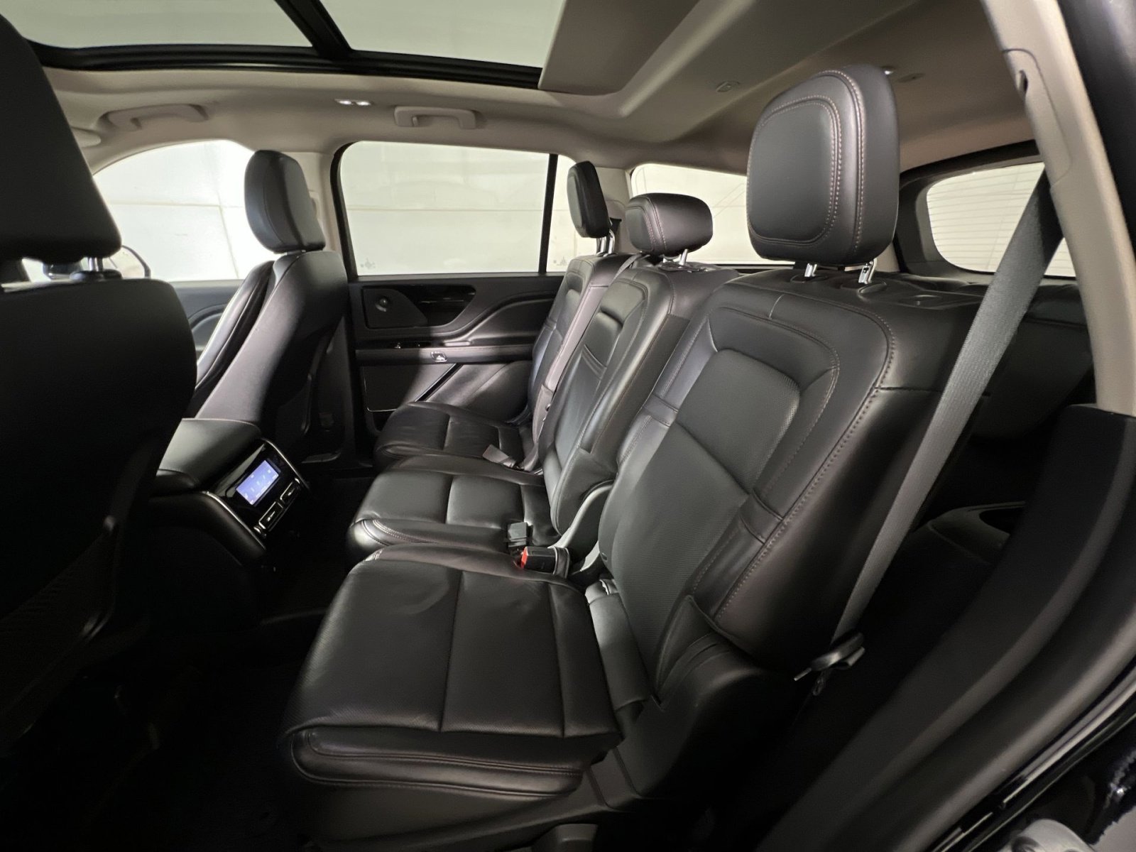 Used 2022 Lincoln Aviator Reserve w/ Elements Package Plus image 25