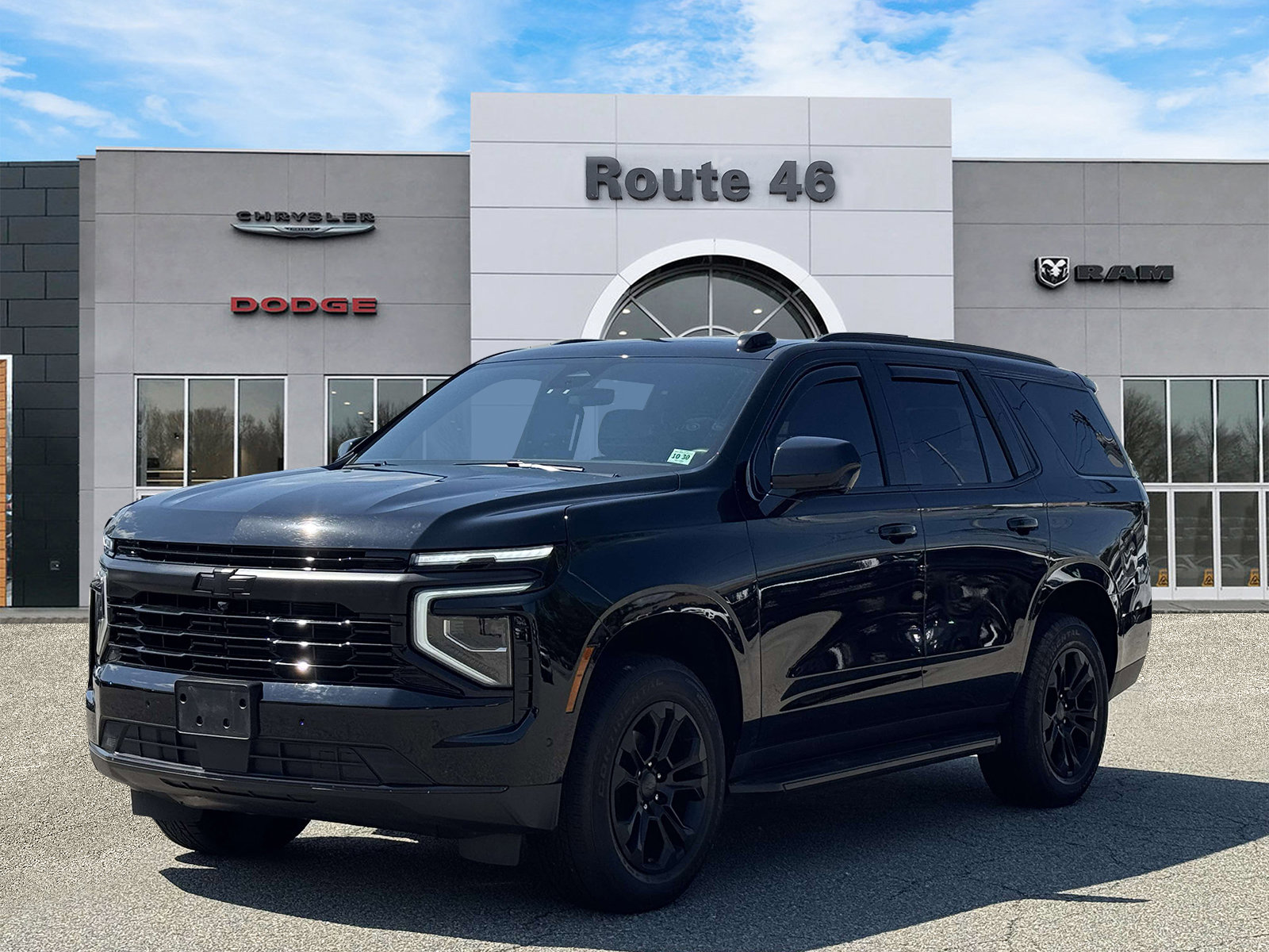 Used 2025 Chevrolet Tahoe LS AWD/4WD image 2