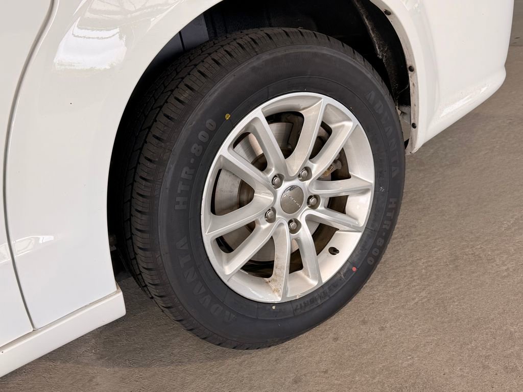 Used 2018 Dodge Grand Caravan SXT FWD image 9